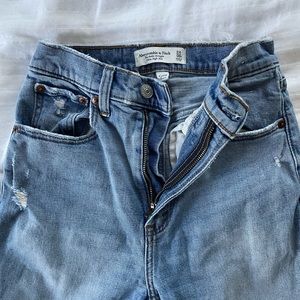 ABERCROMBIE JEANS